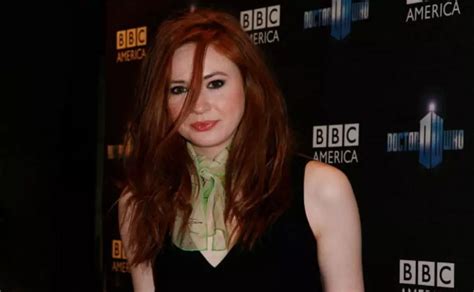 Karen Gillan’s naked selfie helps transform former Doctor Who。